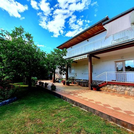 Apartamani Katarina Vl.Ilija Jusup Apartment สตารีกราด-ปาเคลนีซา ภายนอก รูปภาพ