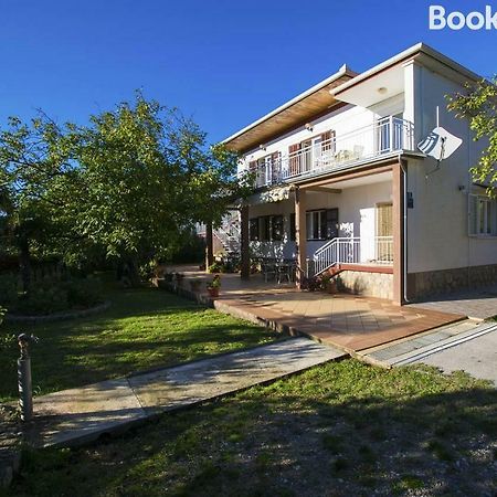 Apartamani Katarina Vl.Ilija Jusup Apartment สตารีกราด-ปาเคลนีซา ภายนอก รูปภาพ