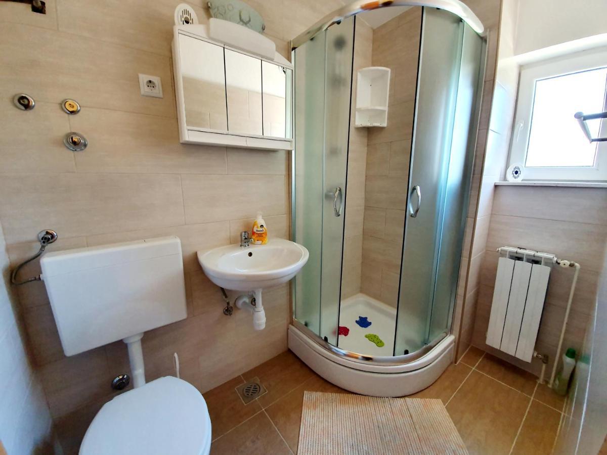 Apartamani Katarina Vl.Ilija Jusup Apartment สตารีกราด-ปาเคลนีซา ภายนอก รูปภาพ