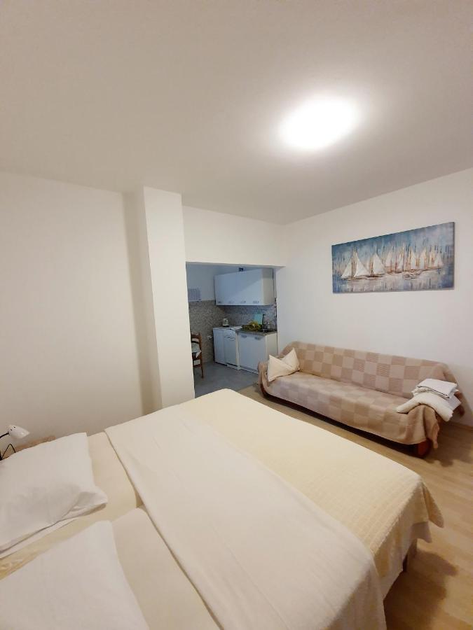 Apartamani Katarina Vl.Ilija Jusup Apartment สตารีกราด-ปาเคลนีซา ภายนอก รูปภาพ