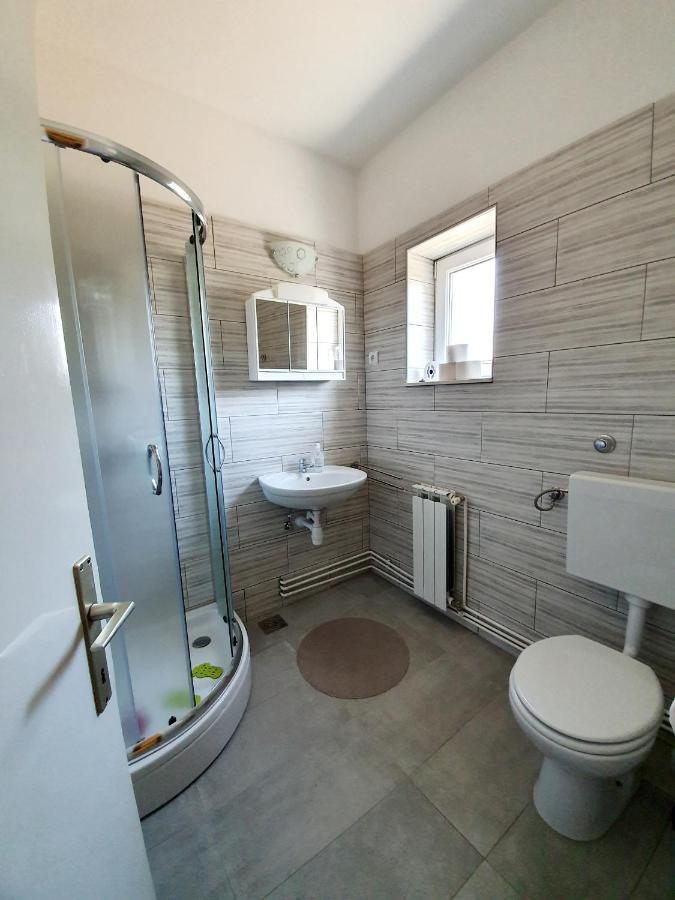 Apartamani Katarina Vl.Ilija Jusup Apartment สตารีกราด-ปาเคลนีซา ภายนอก รูปภาพ