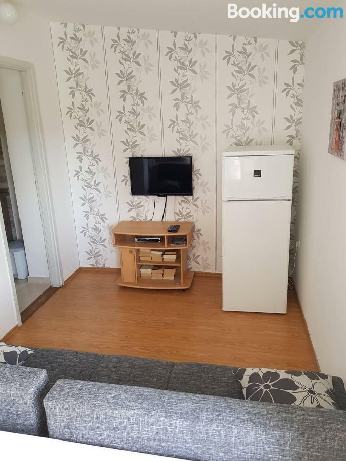 Apartamani Katarina Vl.Ilija Jusup Apartment สตารีกราด-ปาเคลนีซา ภายนอก รูปภาพ