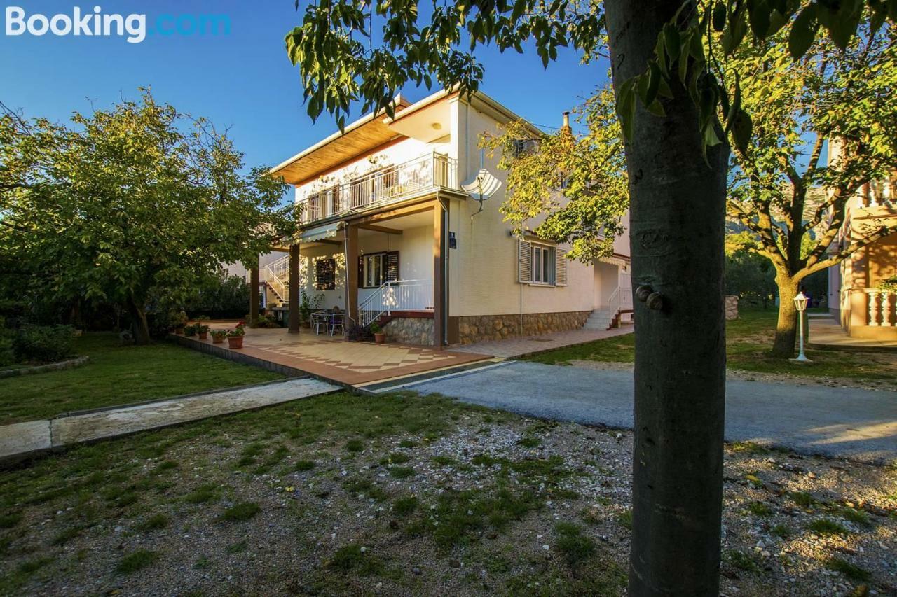 Apartamani Katarina Vl.Ilija Jusup Apartment สตารีกราด-ปาเคลนีซา ภายนอก รูปภาพ