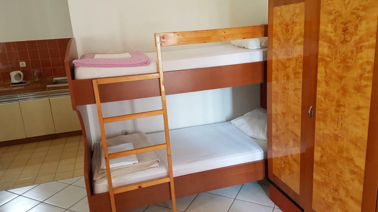 Apartamani Katarina Vl.Ilija Jusup Apartment สตารีกราด-ปาเคลนีซา ภายนอก รูปภาพ